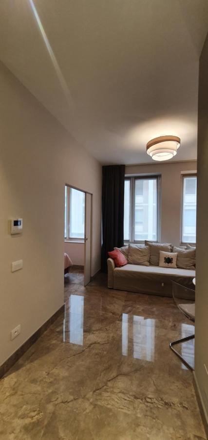 Pink Maison Milano Centro Piazza Diaz Duomo ภายนอก รูปภาพ